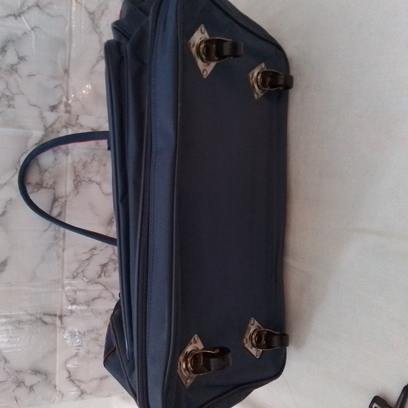 Princess Cruises Wheeled Expandable luggage bag w/ Samsonite toiletry bag - Picture 5 of 16